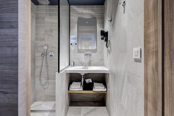 Bathroom shower