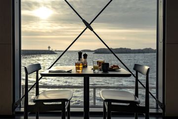 Breakfast area