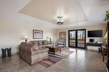 Hotel Interior 8 of 32