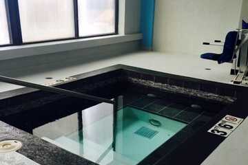 Indoor spa tub