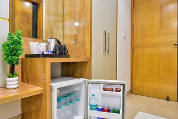 Mini-refrigerator