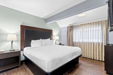 Room 8 of 38