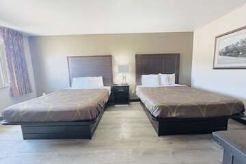 Room 6 of 27