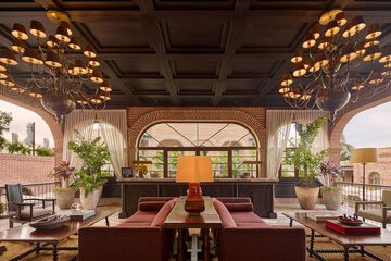 Lobby lounge