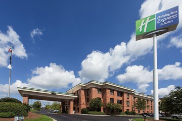 Holiday Inn Express & Suites Columbia-I-20 at Clemson Rd by IHG