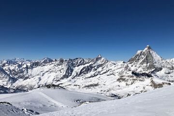 Skiing