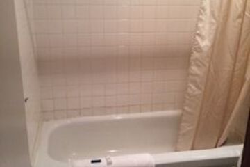 Deep Soaking Bathtub