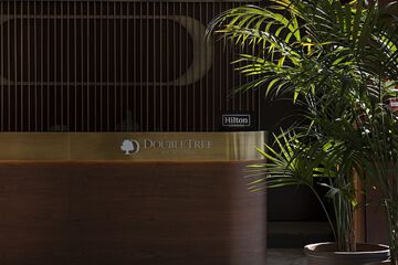 Check-in/check-out kiosk