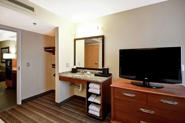 Room 14 of 37