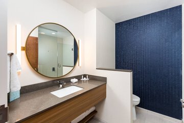Room 12 of 32