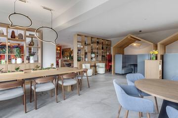 Breakfast area