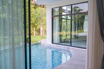 Private pool