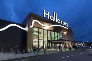 Shopping mall
