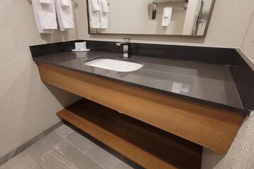 Bathroom sink