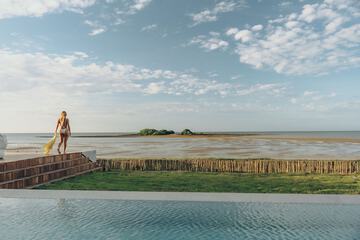 Infinity pool