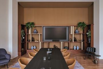Meeting facility