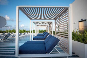 Rooftop pool