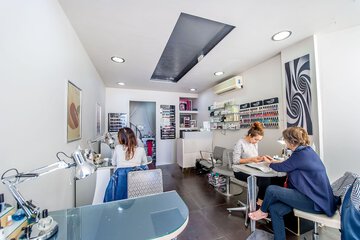 Hair salon
