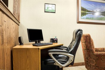 Business Center 32 of 33