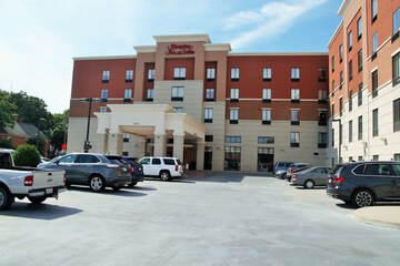 Hampton Inn & Suites Cincinnati / Uptown-University Area