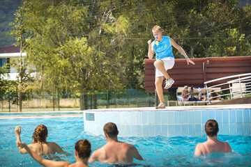 Exercise/lap pool
