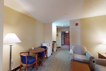 Room 13 of 37