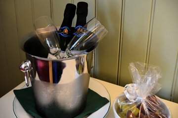 Champagne service