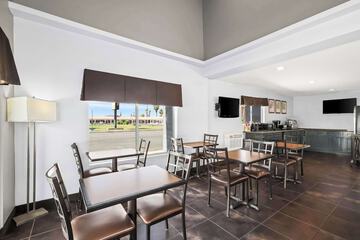 Breakfast/Coffee Service 24 of 25