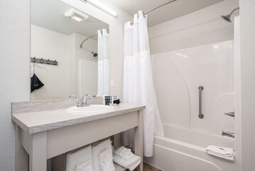 Room 154 of 211