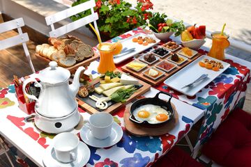 Breakfast meal