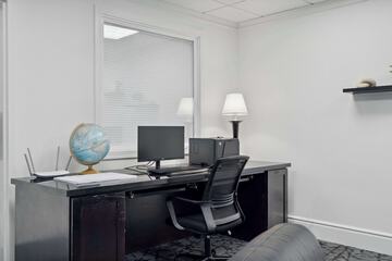 Business Center 112 of 112