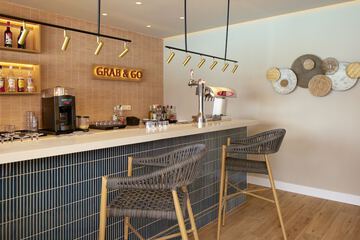 Poolside bar