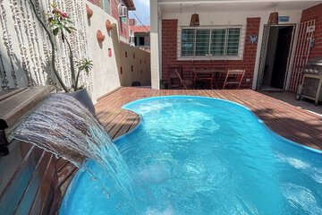Pool waterfall