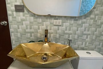 Bathroom sink