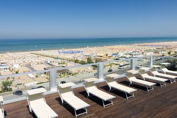 Sundeck