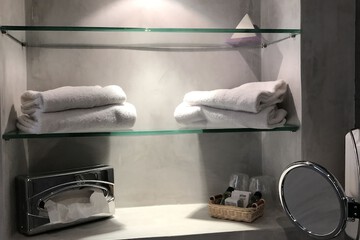 Bathroom amenities