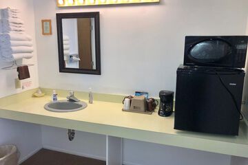 Mini-refrigerator