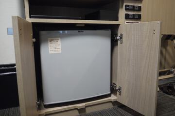 Mini-refrigerator