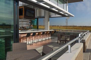 Hyatt Place Pe?a Station / Denver Airport