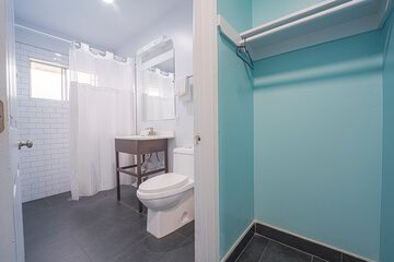 Room 30 of 35