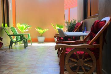 Lobby lounge