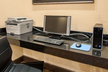 Business Center 37 of 37