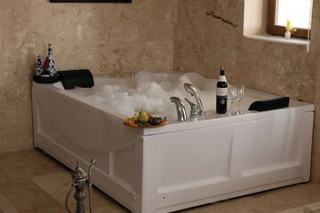 Jetted tub