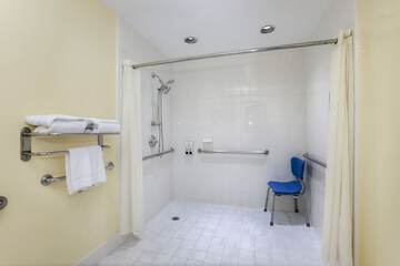Room 21 of 37
