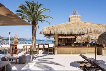 Beach bar