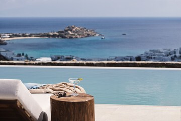 Infinity pool