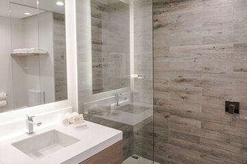 Bathroom shower