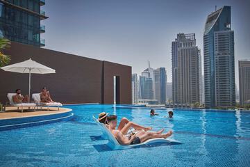 Infinity pool