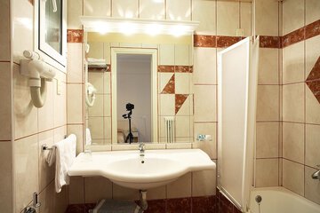 Bathroom sink