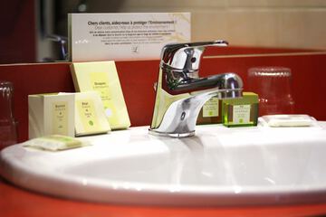 Bathroom amenities
